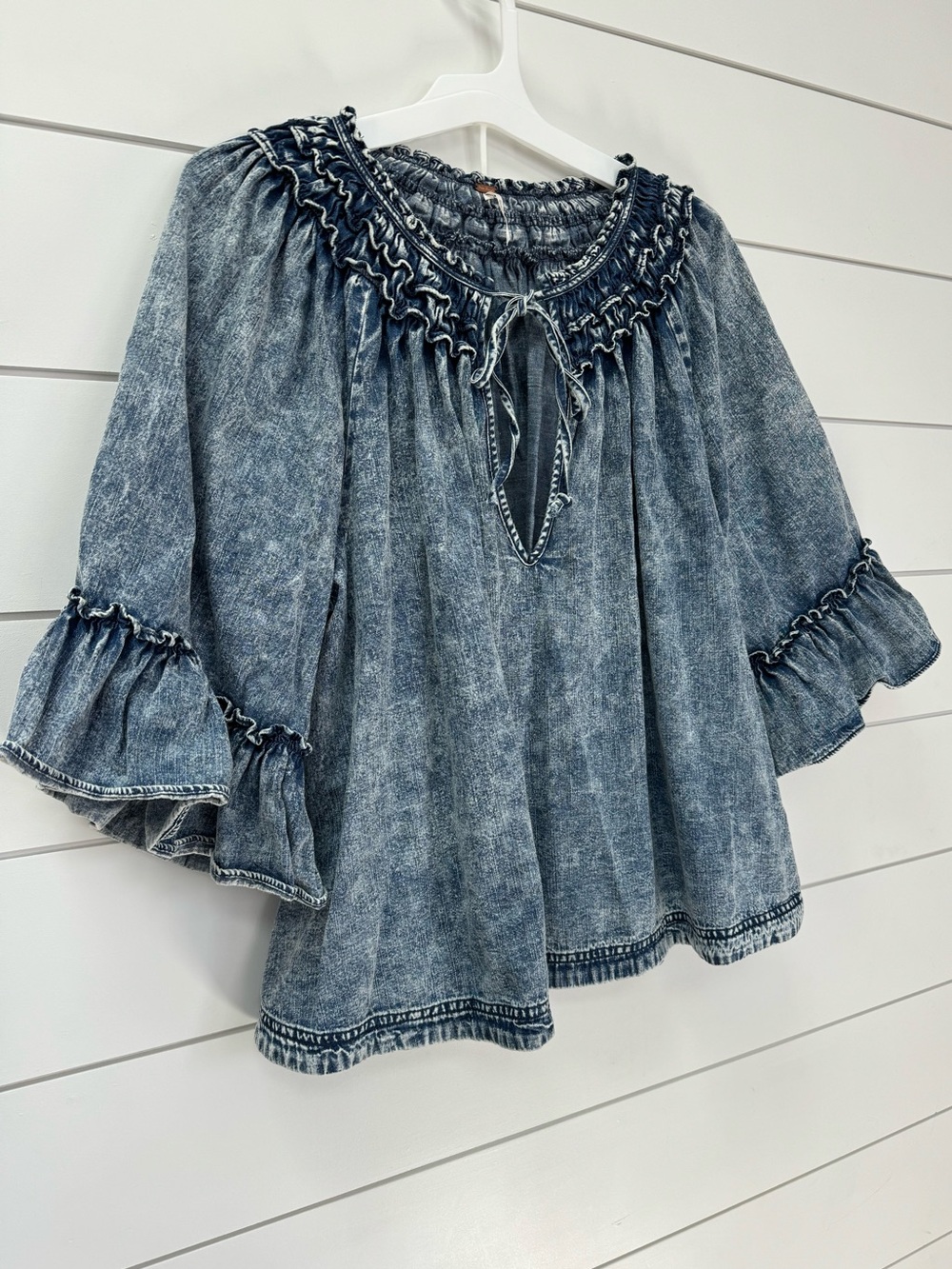 Free People Ainsley Denim Top XL Acid Wash Blue Boho Bell Sleeve Peasant Blouse